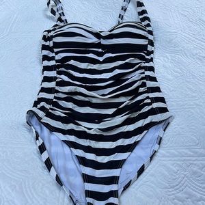 Niptuck swim. Ladies swim suit. Super suit. Size 10 like new-check out others